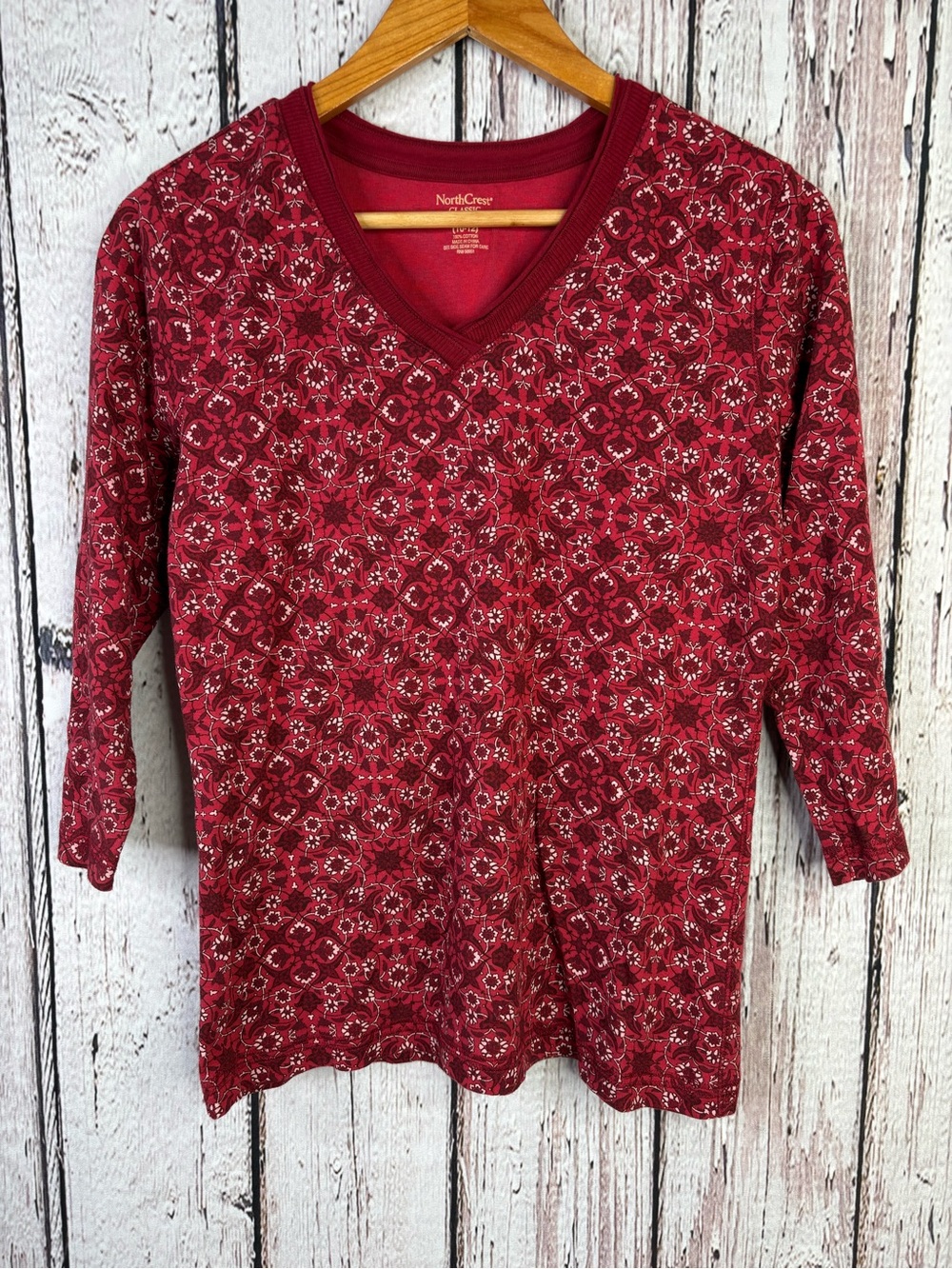 NorthCrest Classic Medium (10-12) Red Floral Geometric V-Neck Shirt 3/4 Sleeves